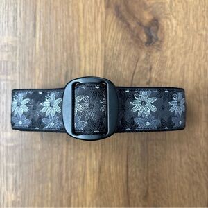 REI Bison Designs Floral Black Women's Small Belt Hiking outdoor max waist 37"